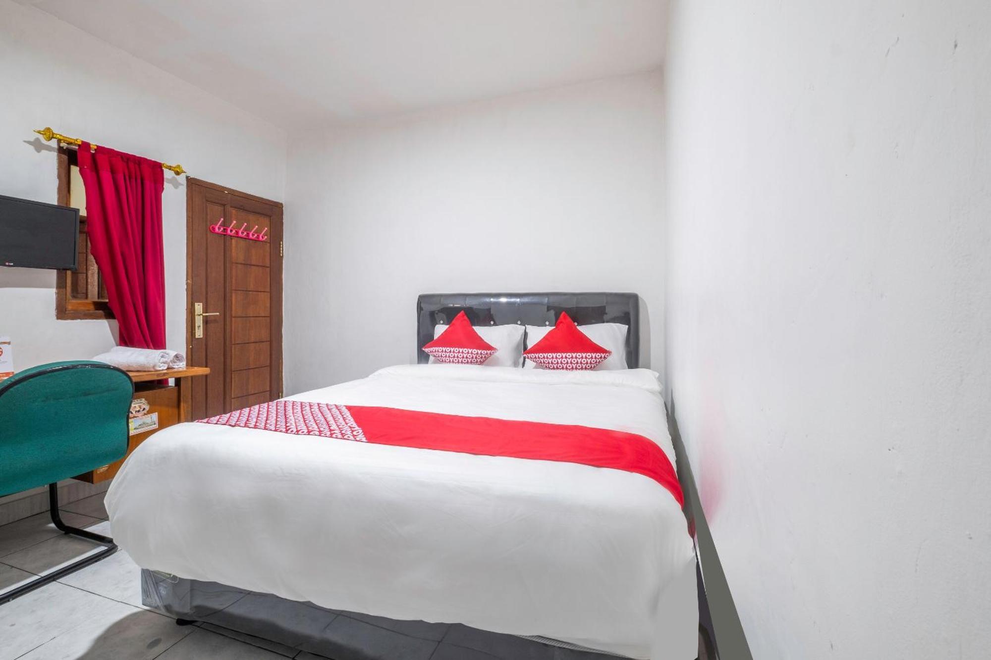 Oyo Life 2391 Baladewa Residence Syariah Karawang Exterior foto