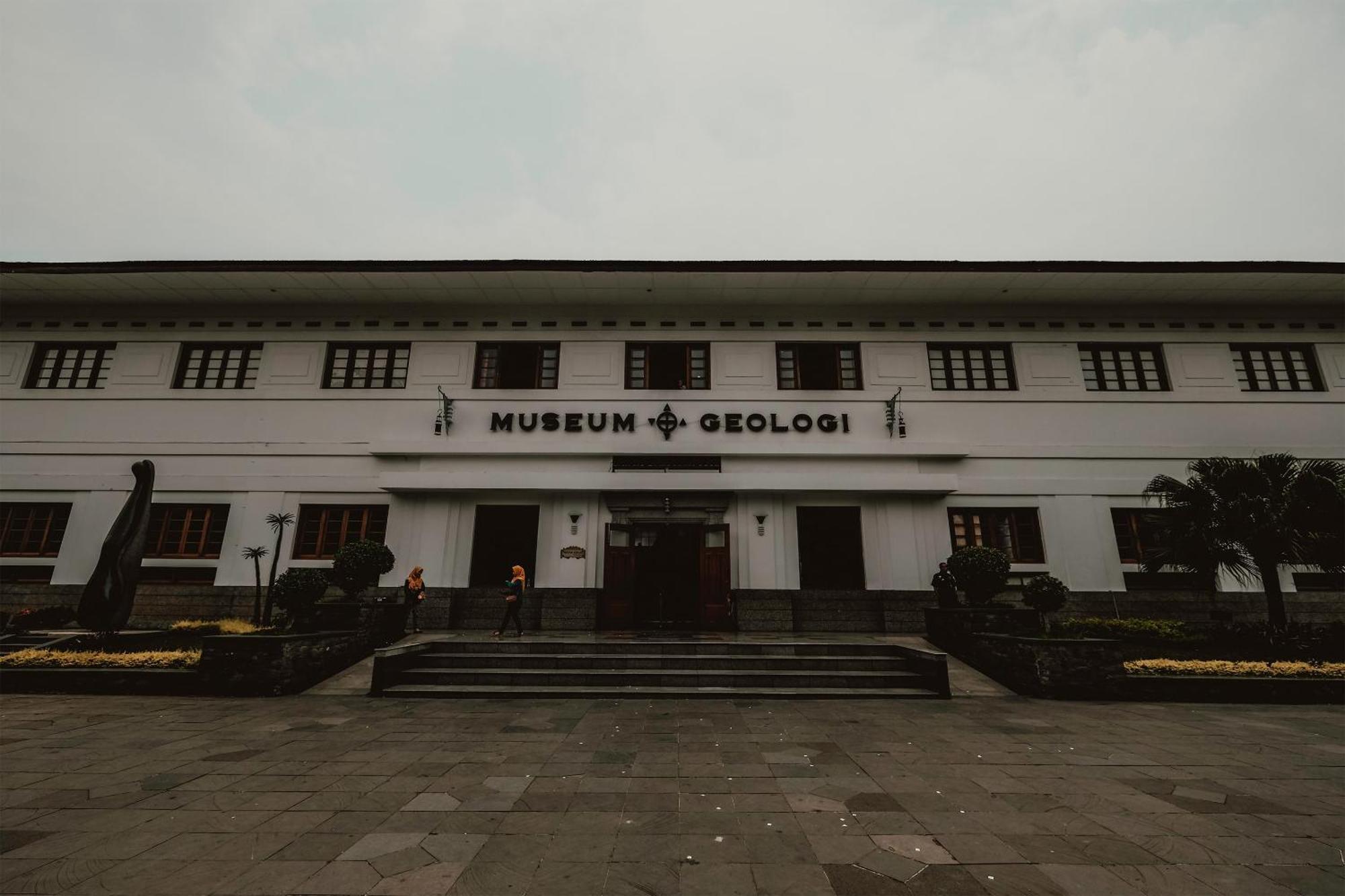 Oyo Life 2391 Baladewa Residence Syariah Karawang Exterior foto